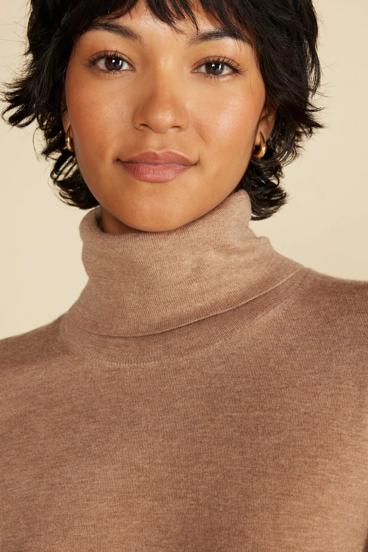 Amour Vert Carrie Turtleneck Cashmere Sweater CafeAuLaitBeige Best