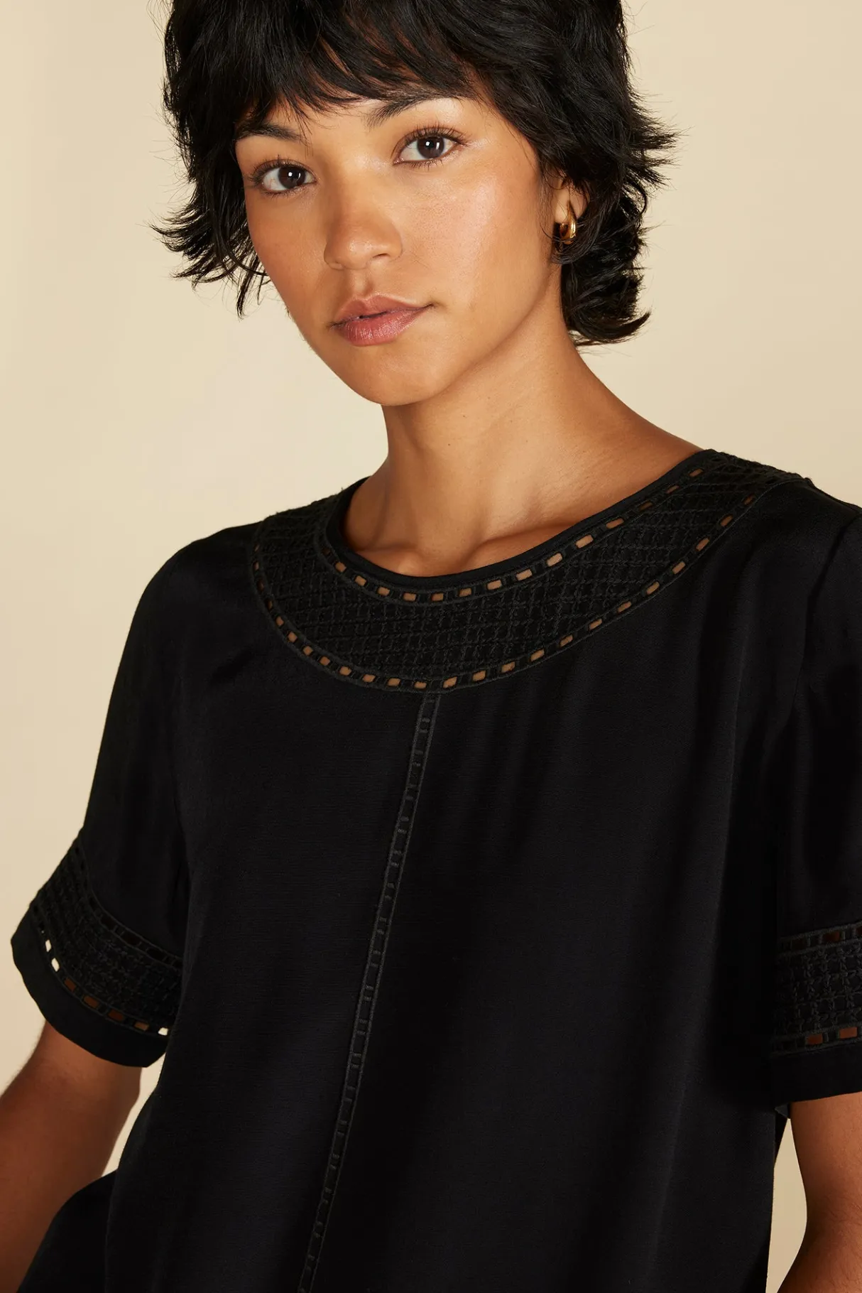 Amour Vert Odilia Embroidered Viscose Top Black Best