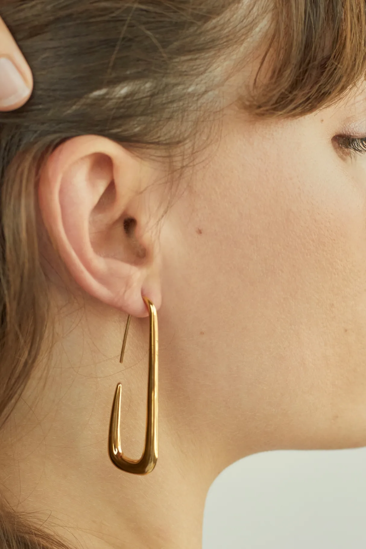 Amour Vert SOKO Laini Threader Earrings Gold Fashion