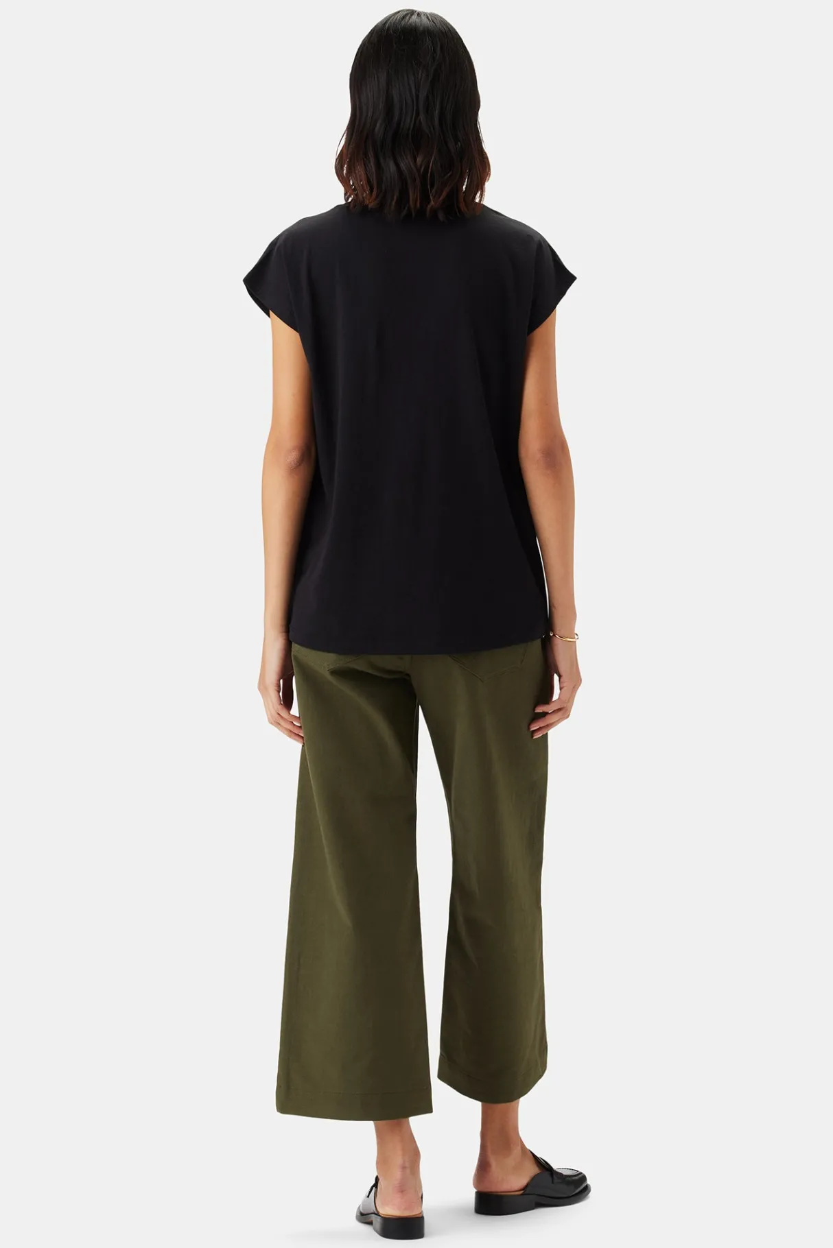 Amour Vert V Neck Solid Tee Black Online