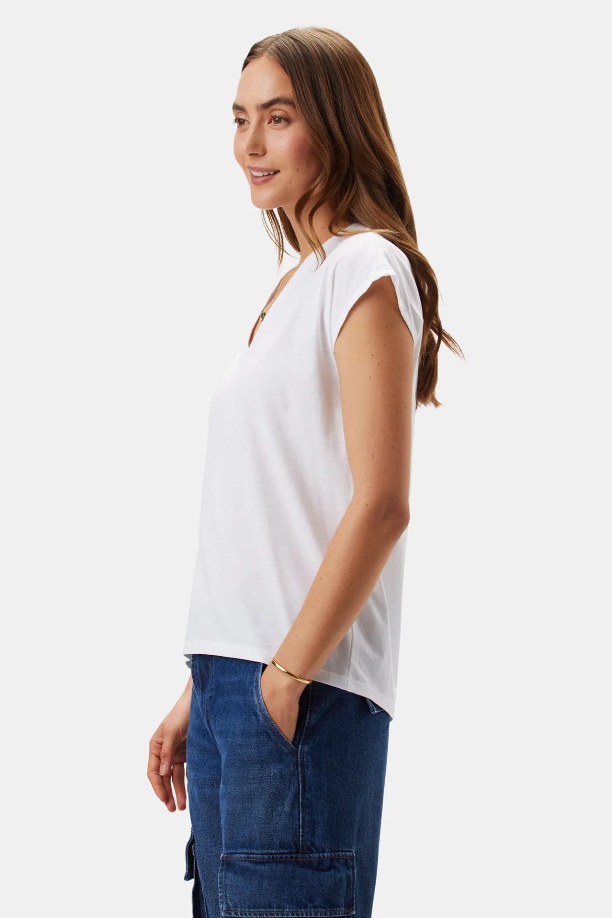 Amour Vert V Neck Solid Tee White Outlet