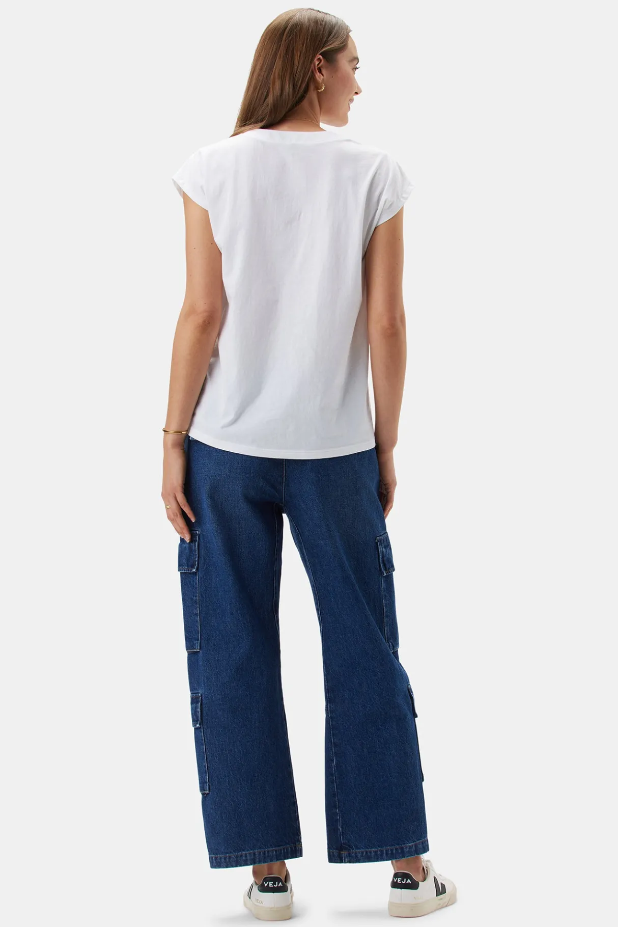Amour Vert V Neck Solid Tee White Outlet